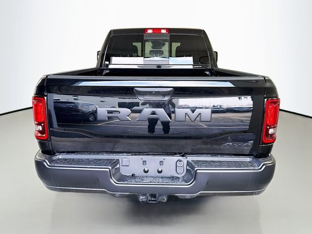 New 2026 Diamond Black Crystal Pearl-Coat Exterior Paint RAM Tradesman image 6