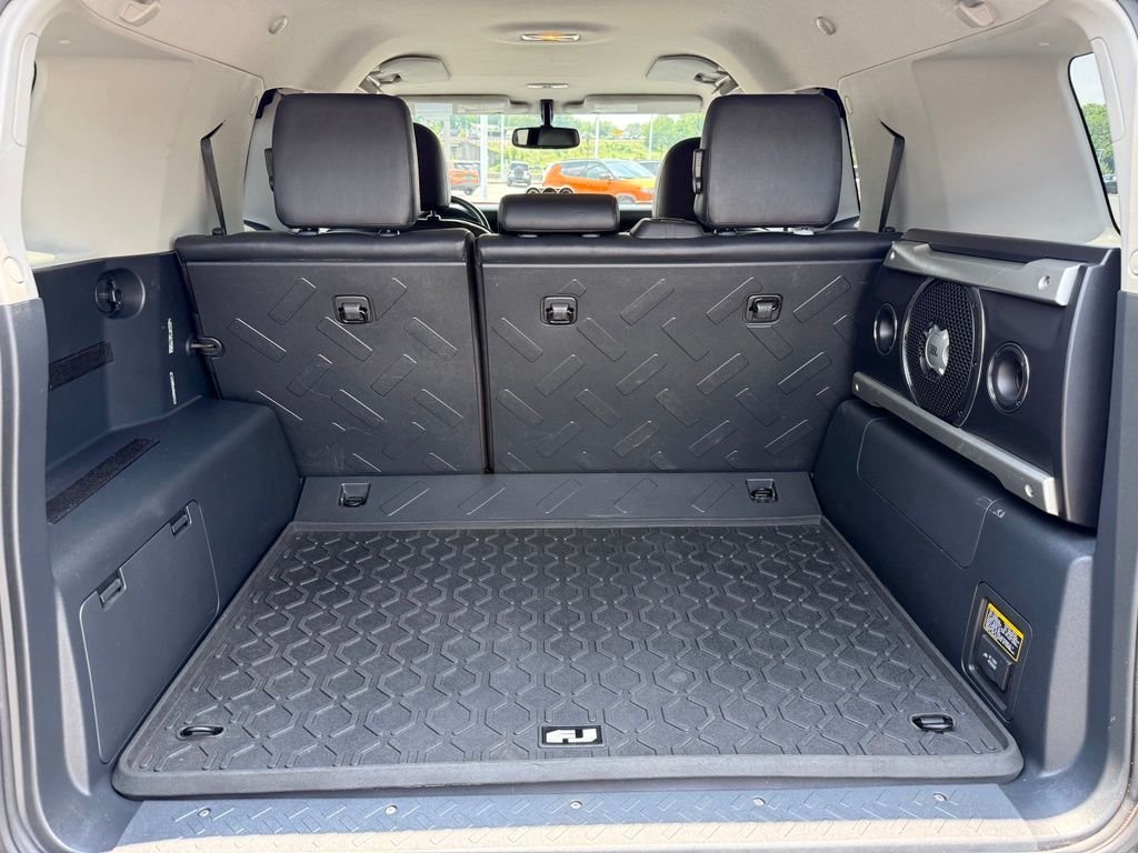 Used 2014 Black Toyota Base image 9