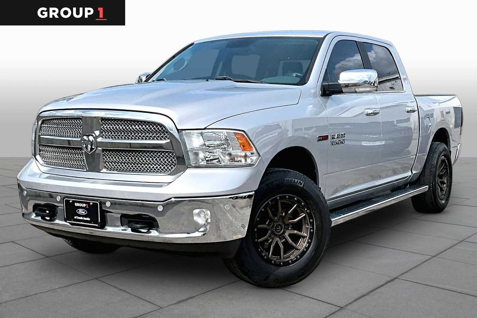 2017 RAM 1500 Lone Star Silver 4x4 Crew Cab 5'7's photo