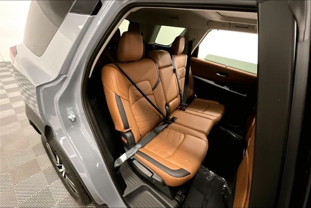 2025 Nissan Pathfinder Platinum - Photo 26