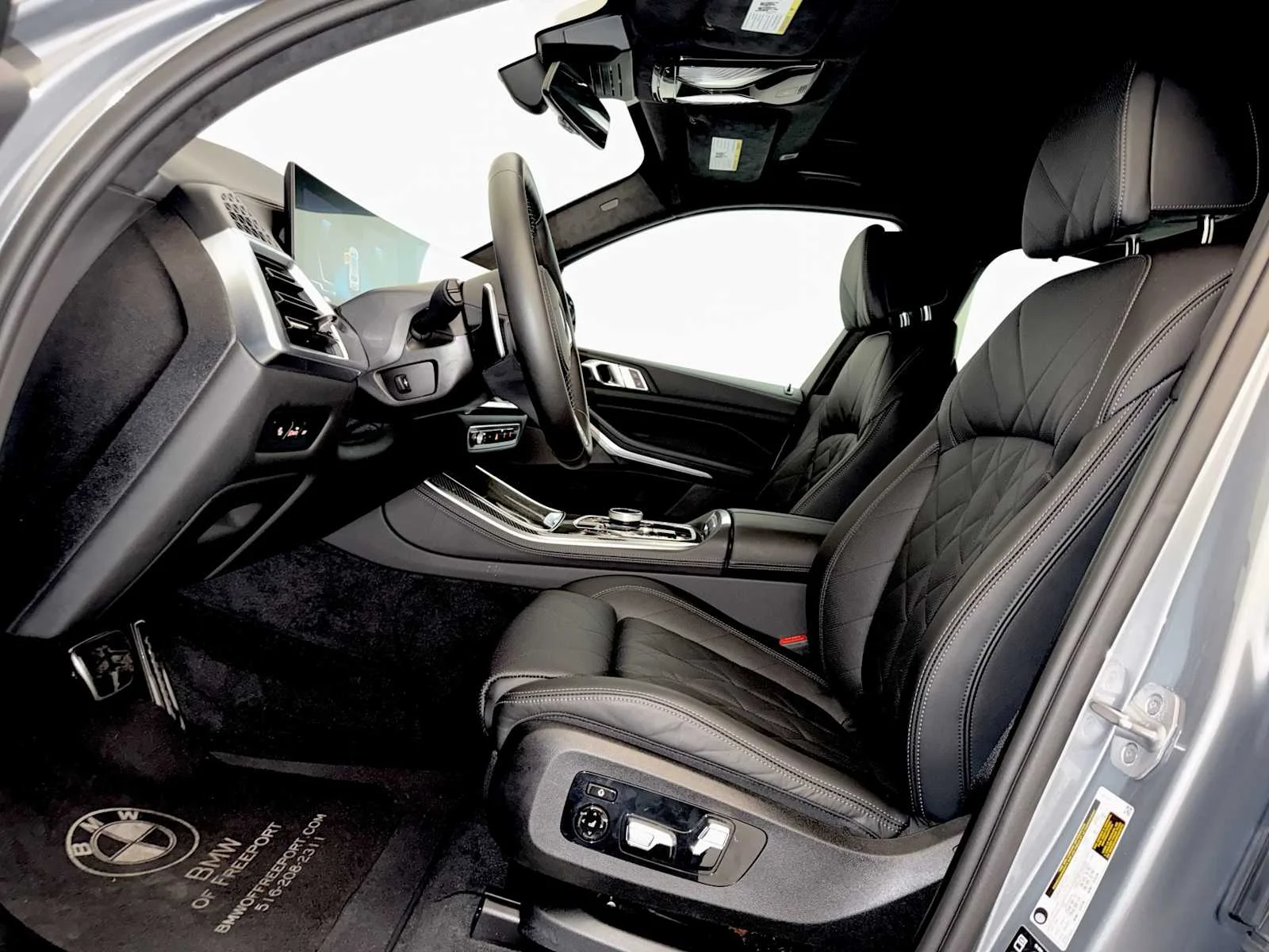 2026 BMW X5 M60i - Photo 9