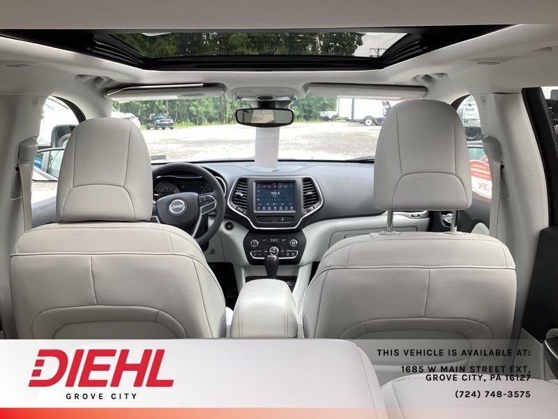 Used 2022 White Jeep Latitude Lux image 15