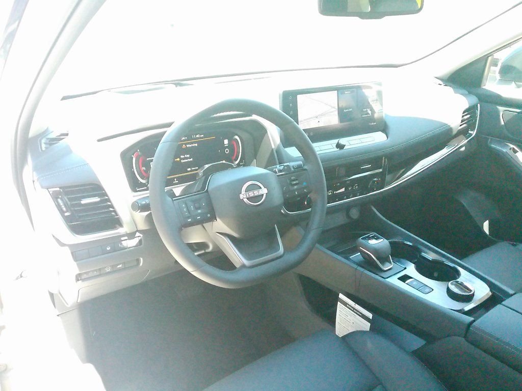 2025 Nissan Rogue SL - Photo 15