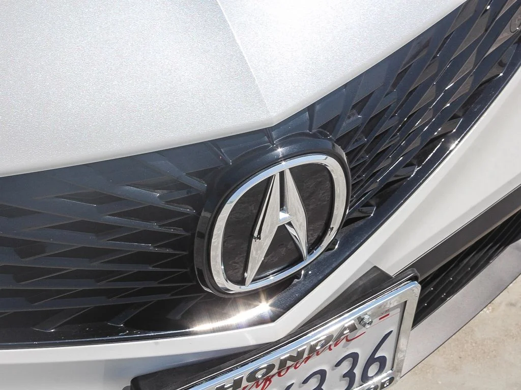 Used 2025 Platinum White Pearl Acura Base image 11