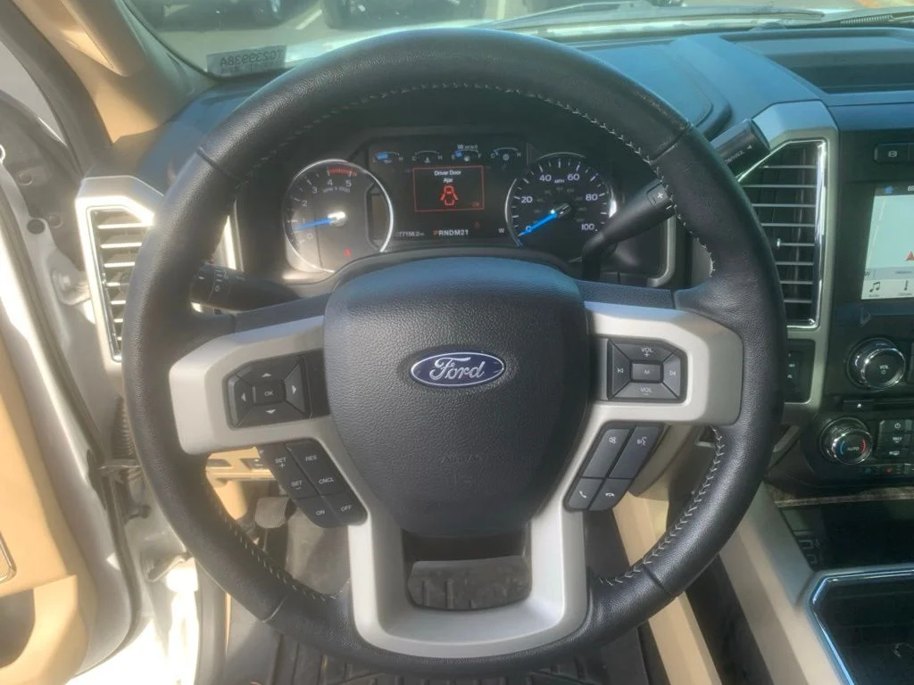 Used 2017 Oxford White Ford Lariat image 14