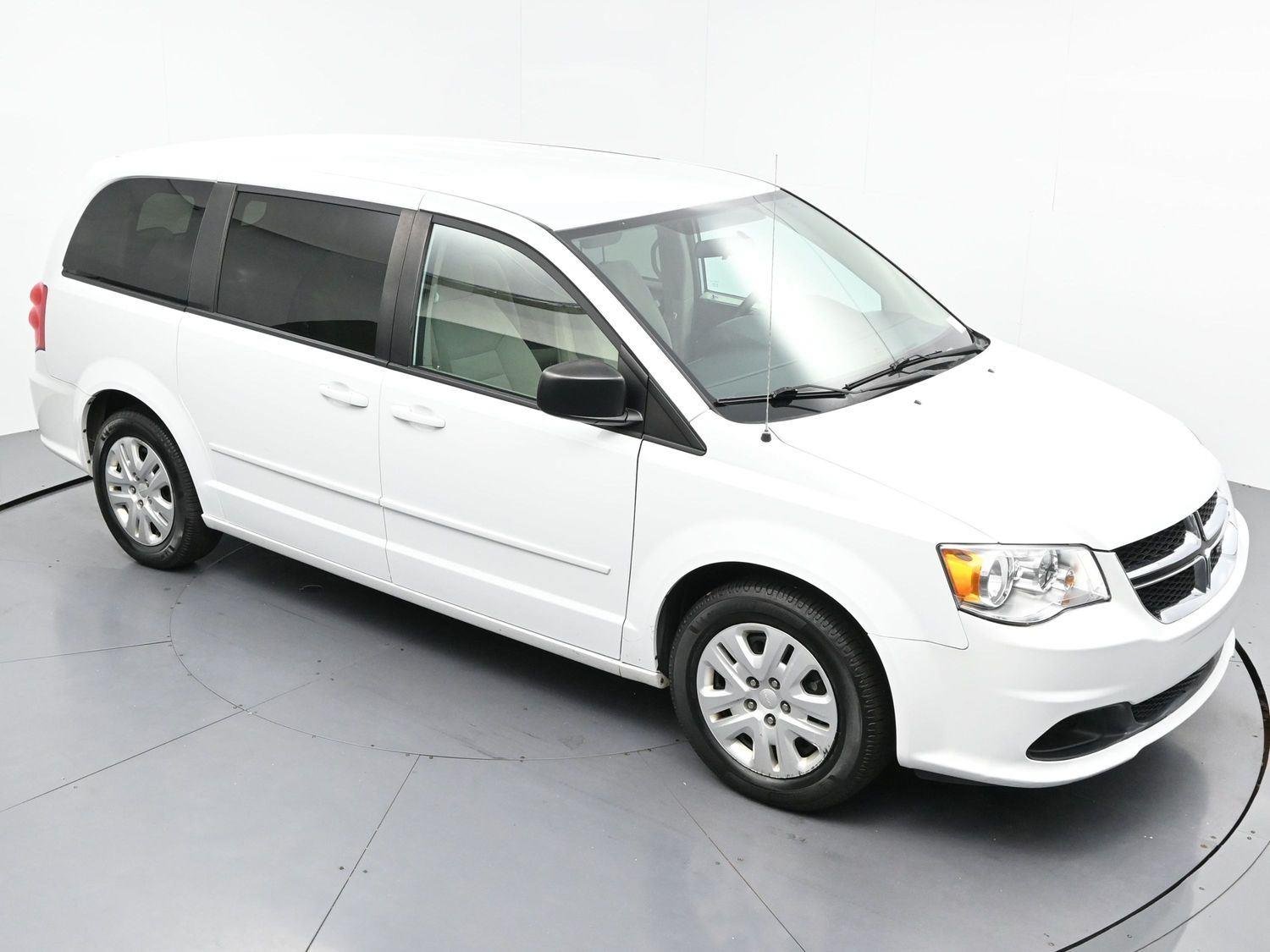 Used 2017 White Knuckle Clearcoat Dodge SE image 28