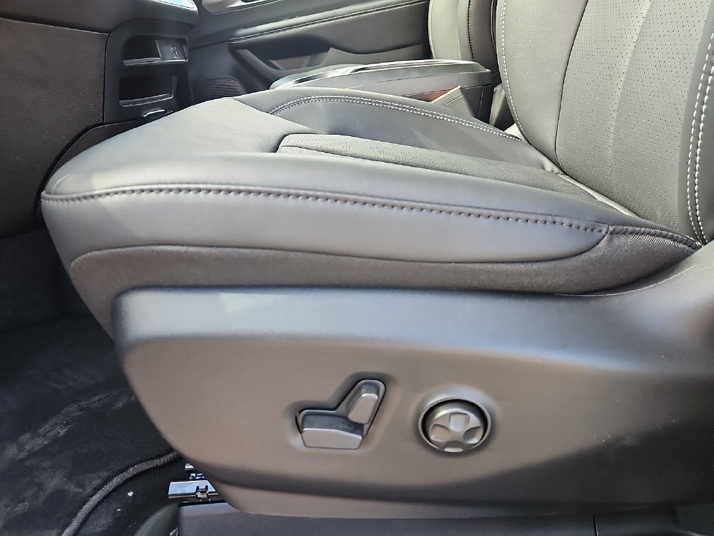 New 2027 Olive Green Pearl-Coat Paint Chrysler Select image 14