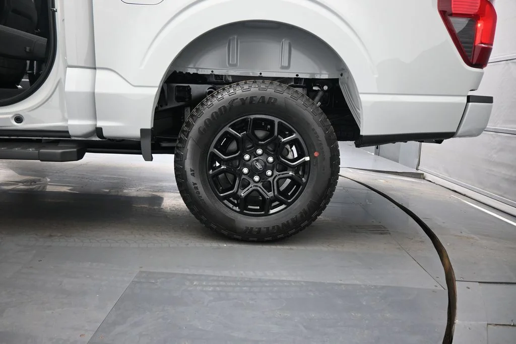 New 2026 Avalanche Ford XLT image 22