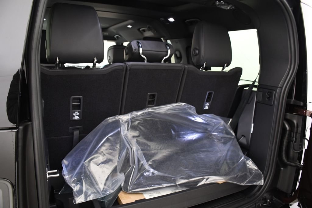 2026 Land Rover Defender X-Dynamic SE - Photo 25