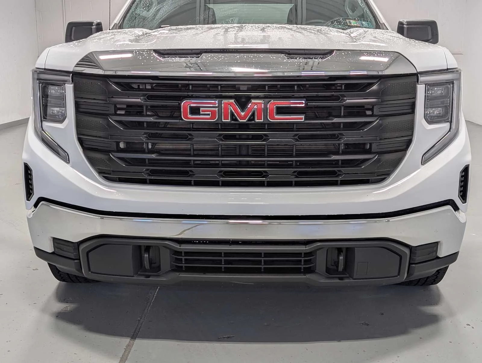 Used 2022 Summit White GMC Pro image 2