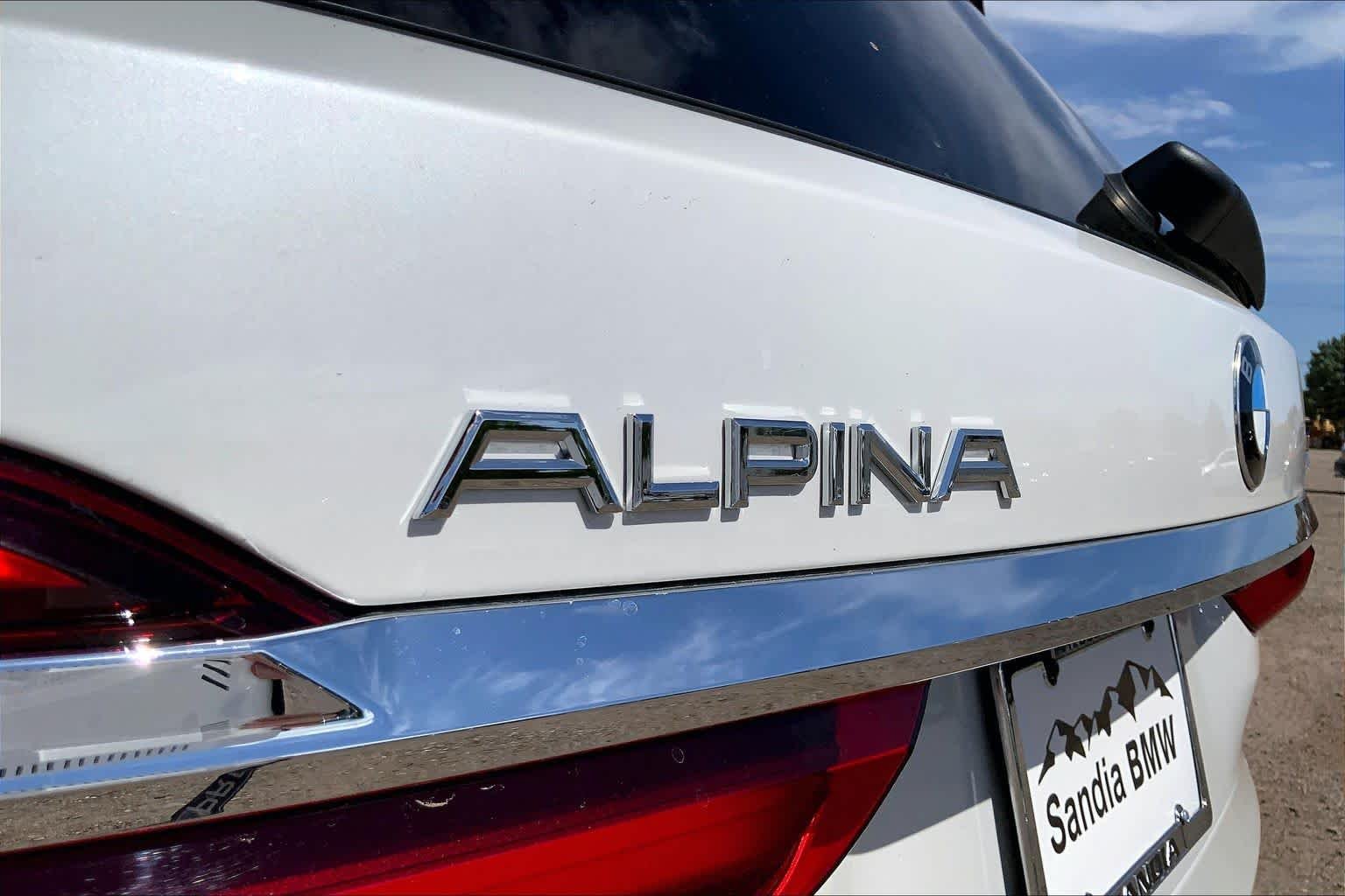 Used 2022 Mineral White Metallic BMW ALPINA XB7 image 30