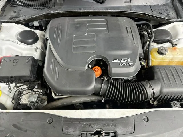 Used 2019 White Dodge SXT image 22