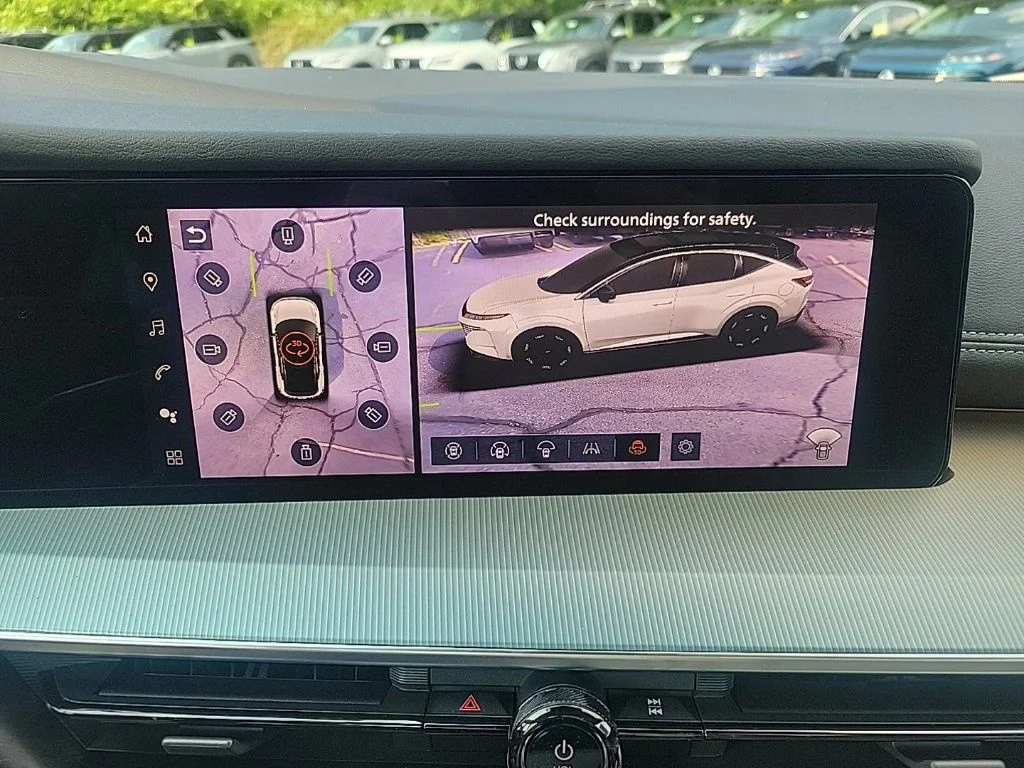 Used 2025 Red Nissan SL image 13