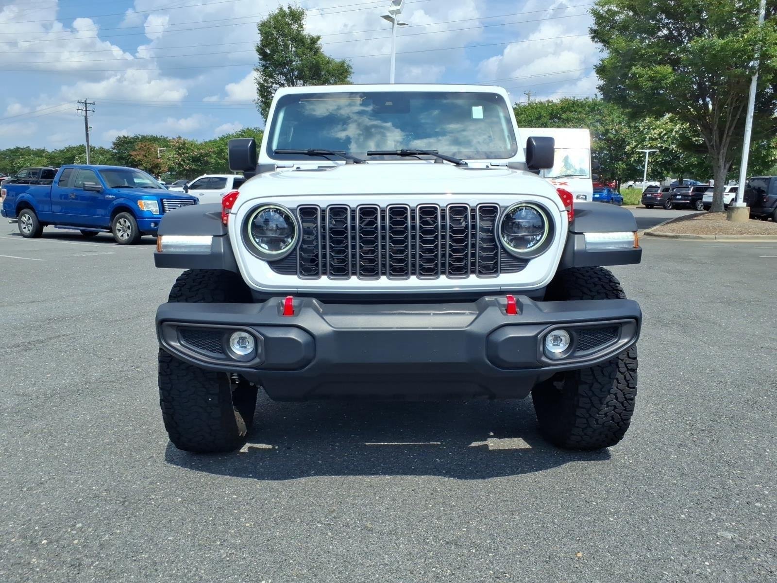 Used 2025 Bright White Clearcoat Jeep Rubicon image 14