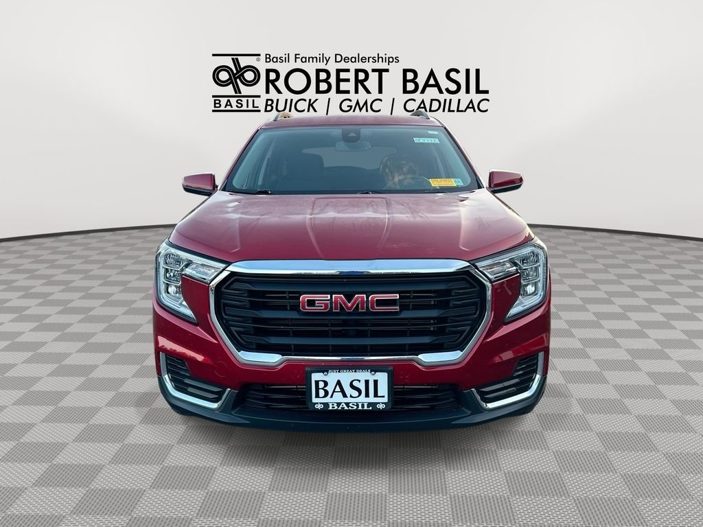 Used 2023 Red GMC SLE image 3