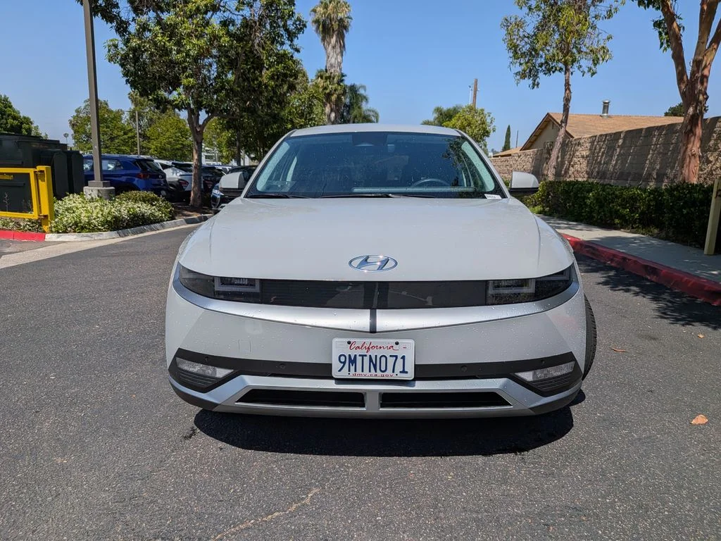 Used 2024 Gray Hyundai SEL image 2