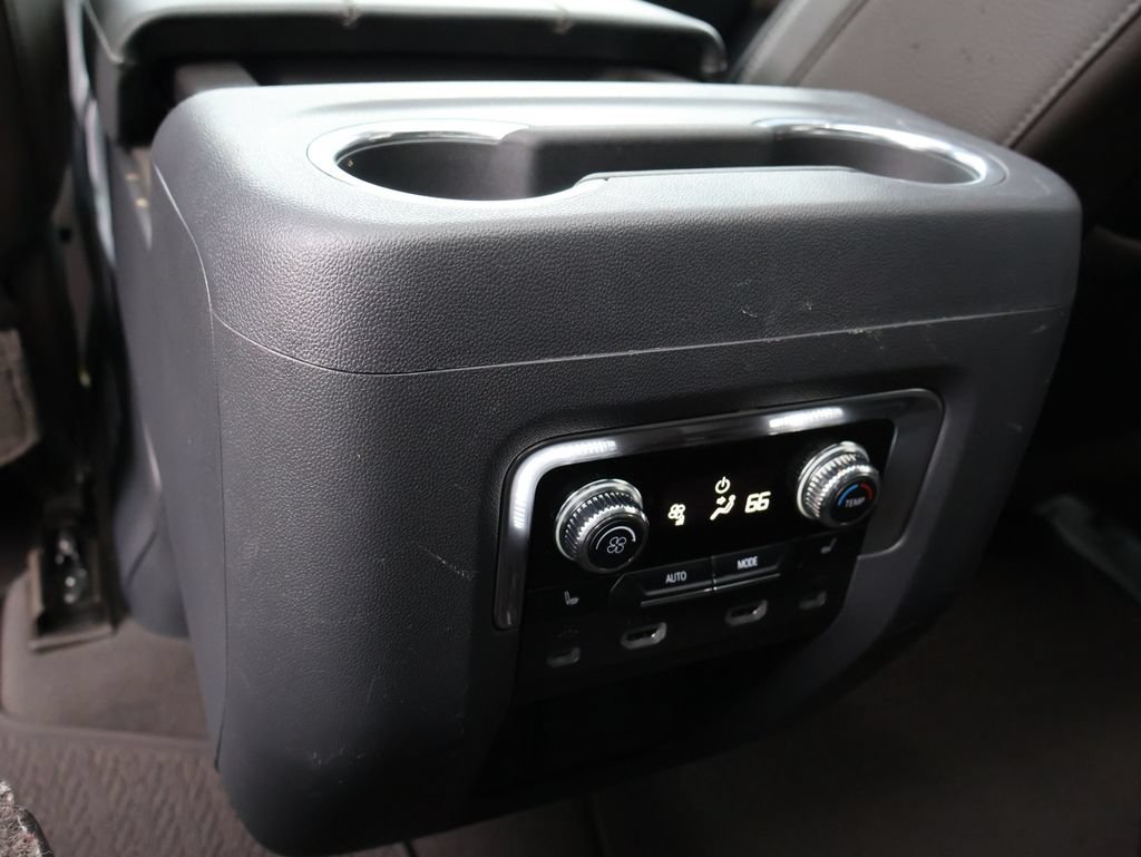 2021 GMC Yukon Denali - Photo 12