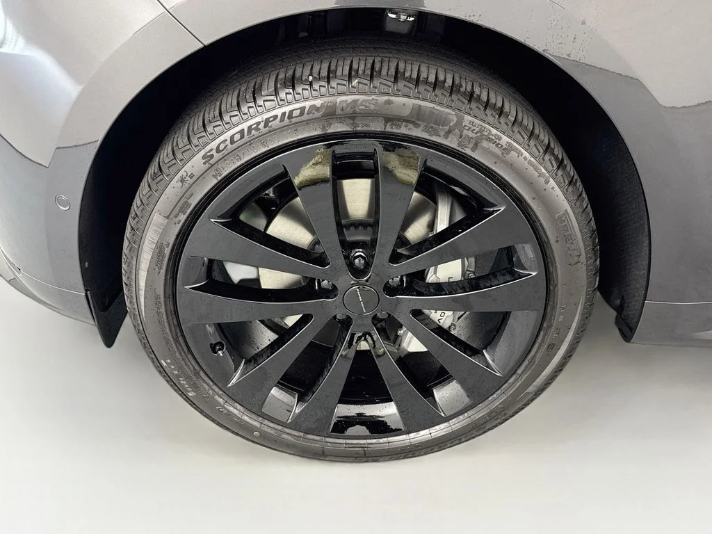 New 2026 Carpathian Grey Land Rover Dynamic SE image 33