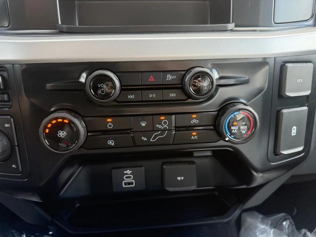New 2027 Iconic Silver Metallic Ford F-250® XL image 25