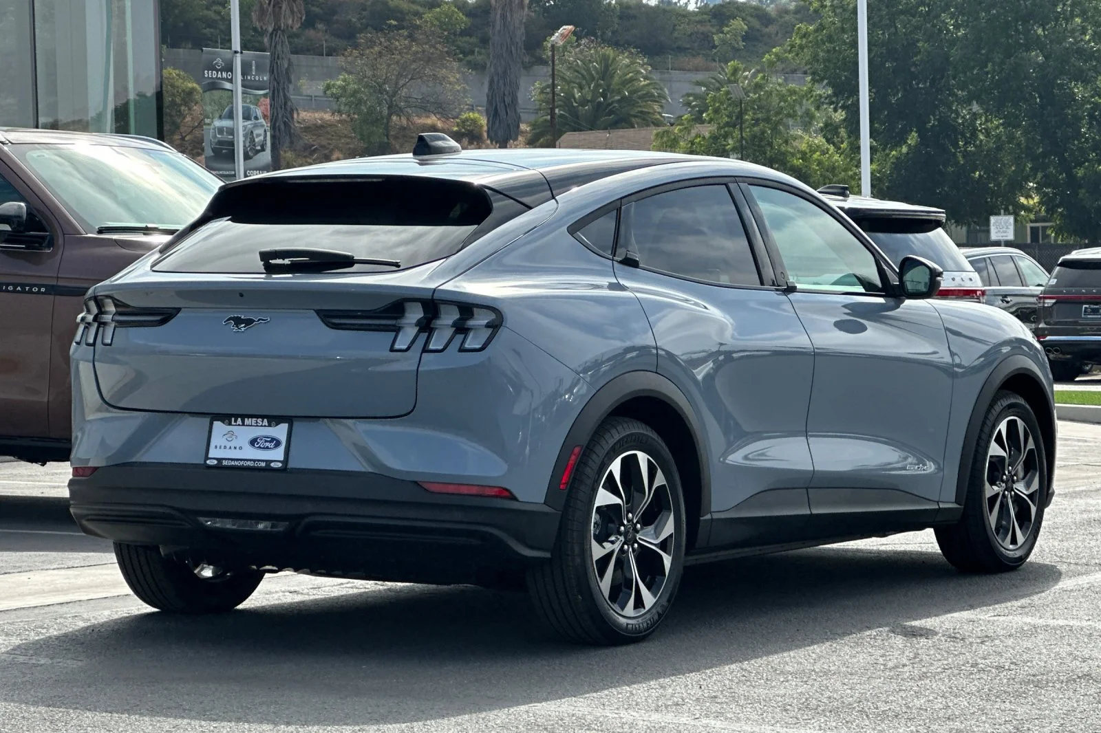 New 2026 Gray Ford Select image 3