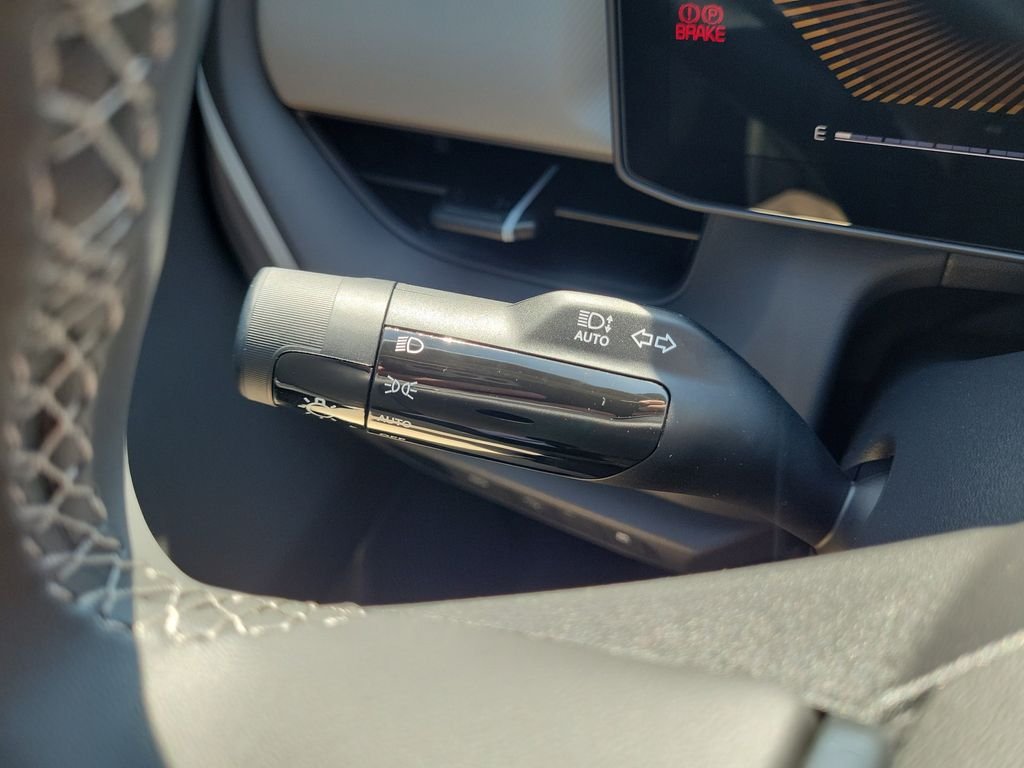 New 2027 White Kia S image 28