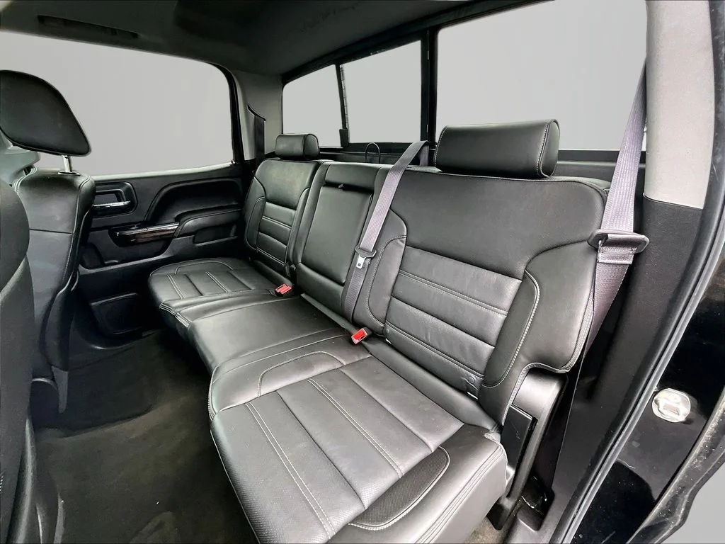 Used 2015 Black GMC Denali image 27