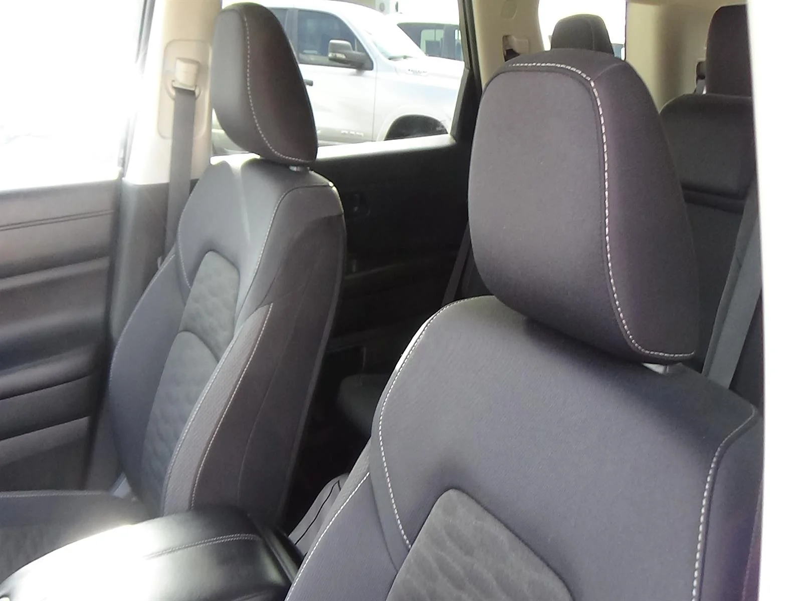 Used 2025 Super Black (kh3) Nissan SV image 17