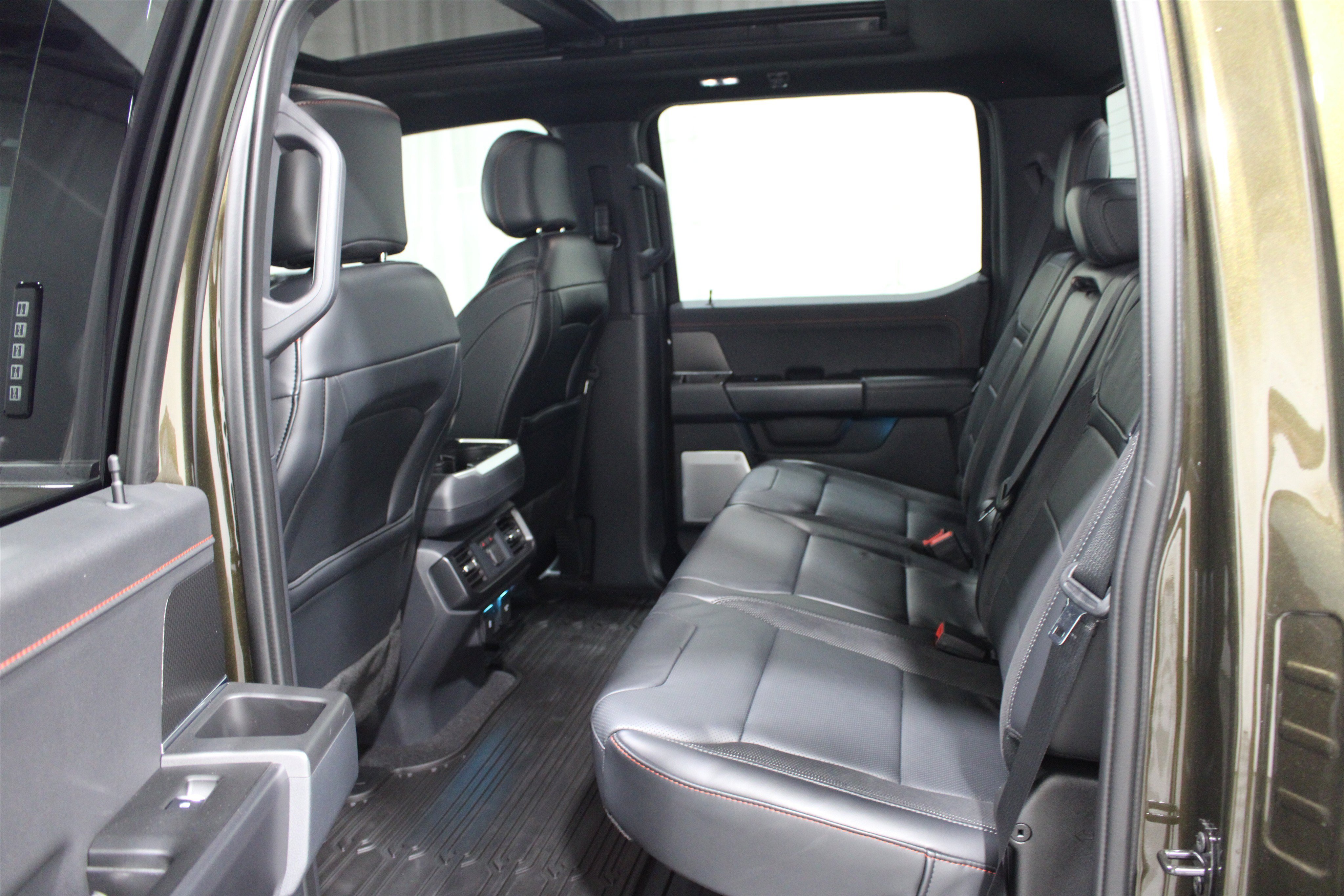 Used 2024 Shelter Green Ford Raptor image 25