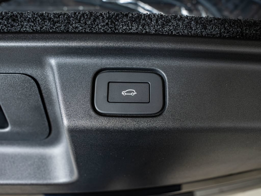 New 2026 Santorini Black Land Rover SE image 43