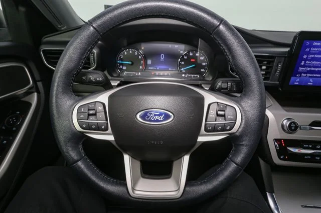 Used 2023 Black Ford XLT image 31