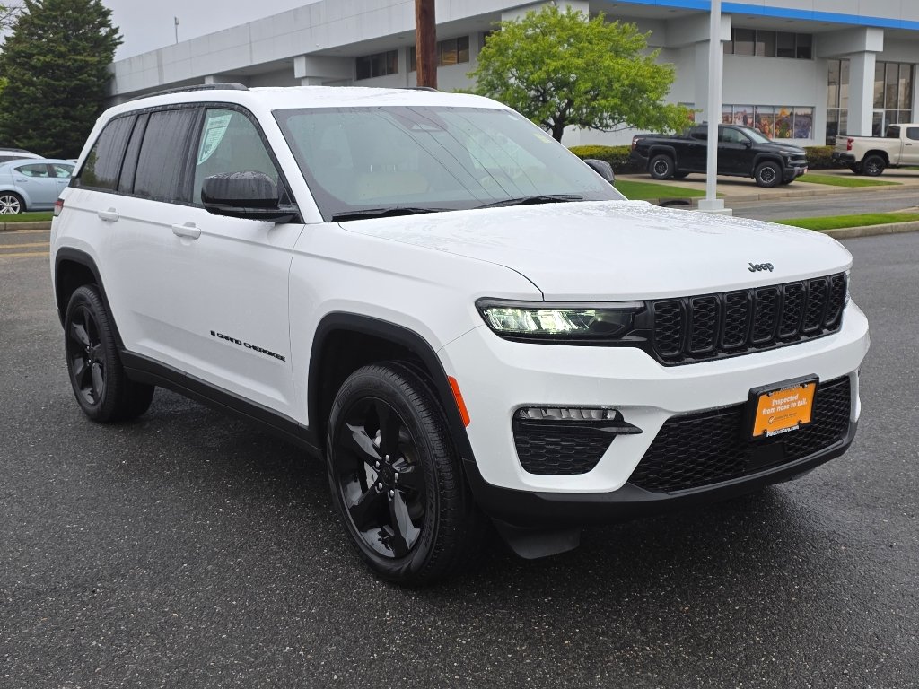 Certified Used 2025 Bright White Clear Coat Jeep Limited image 9