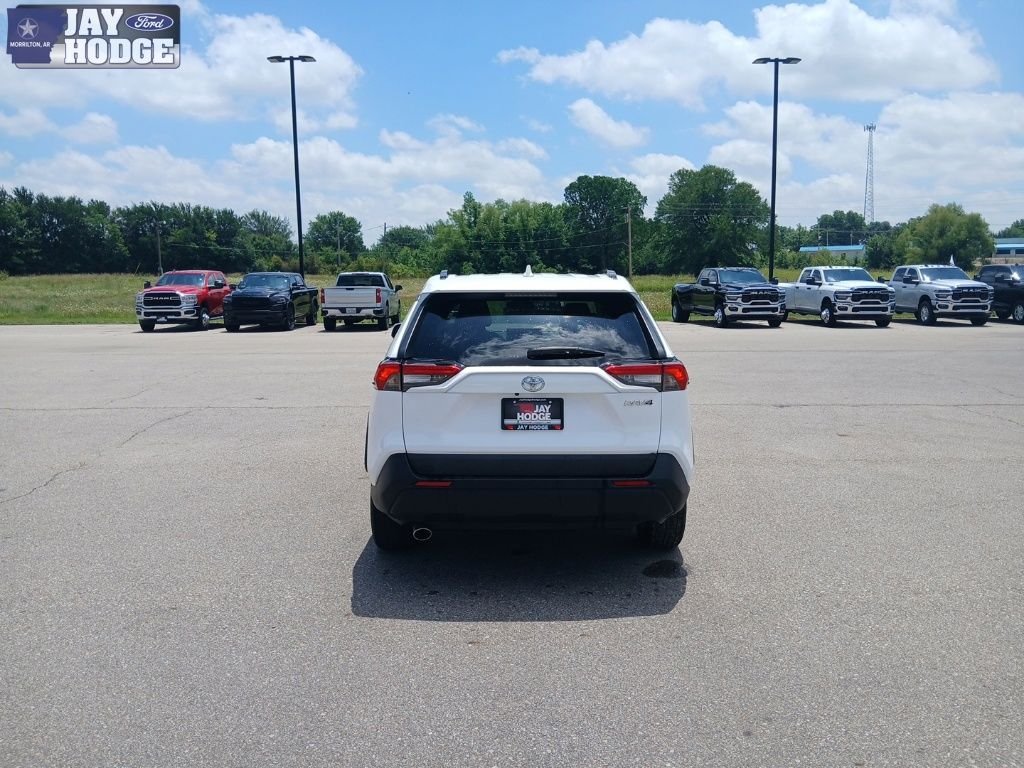 Used 2021 White Toyota XLE image 9
