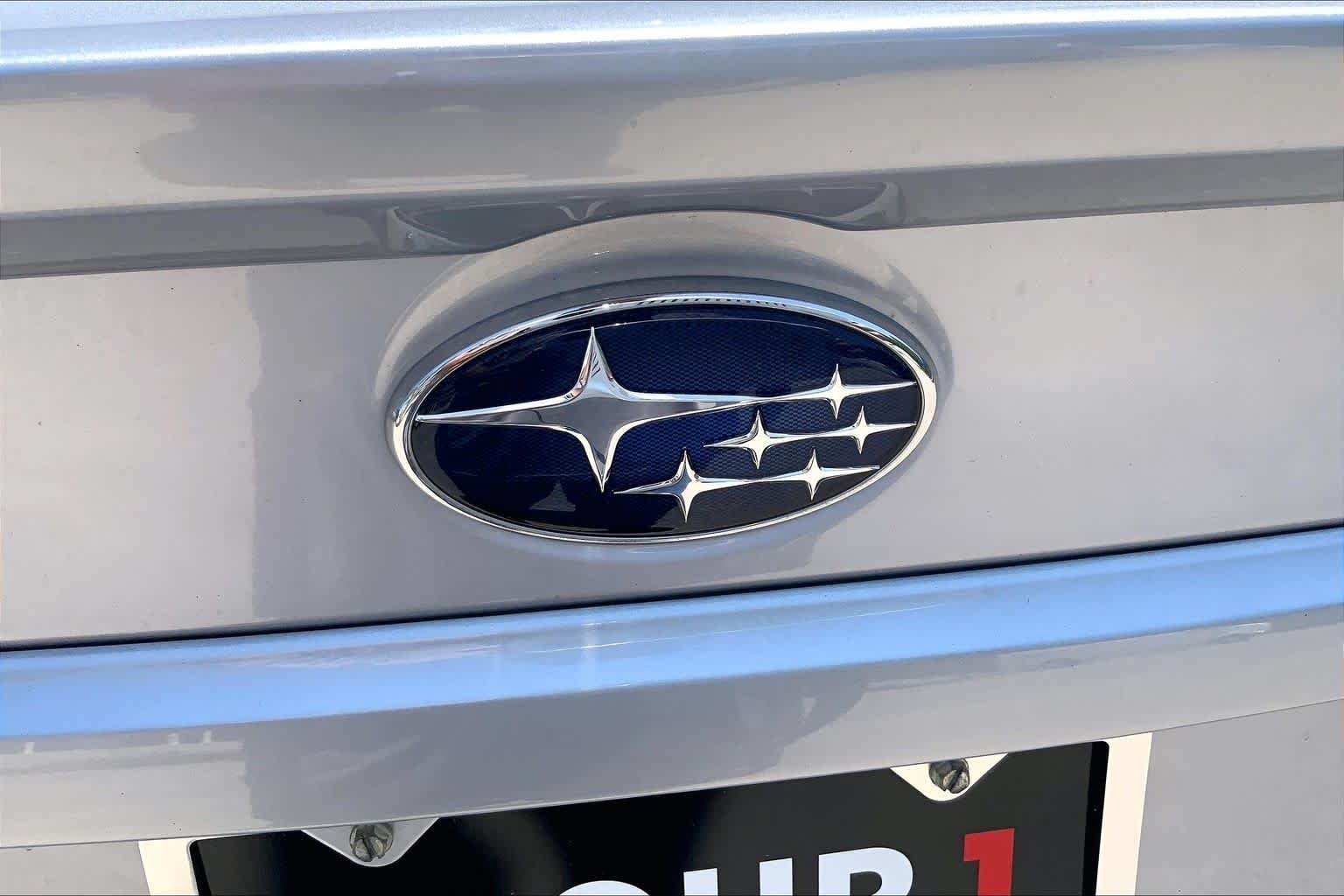 Used 2020 Ice Silver Metallic Subaru Premium image 31