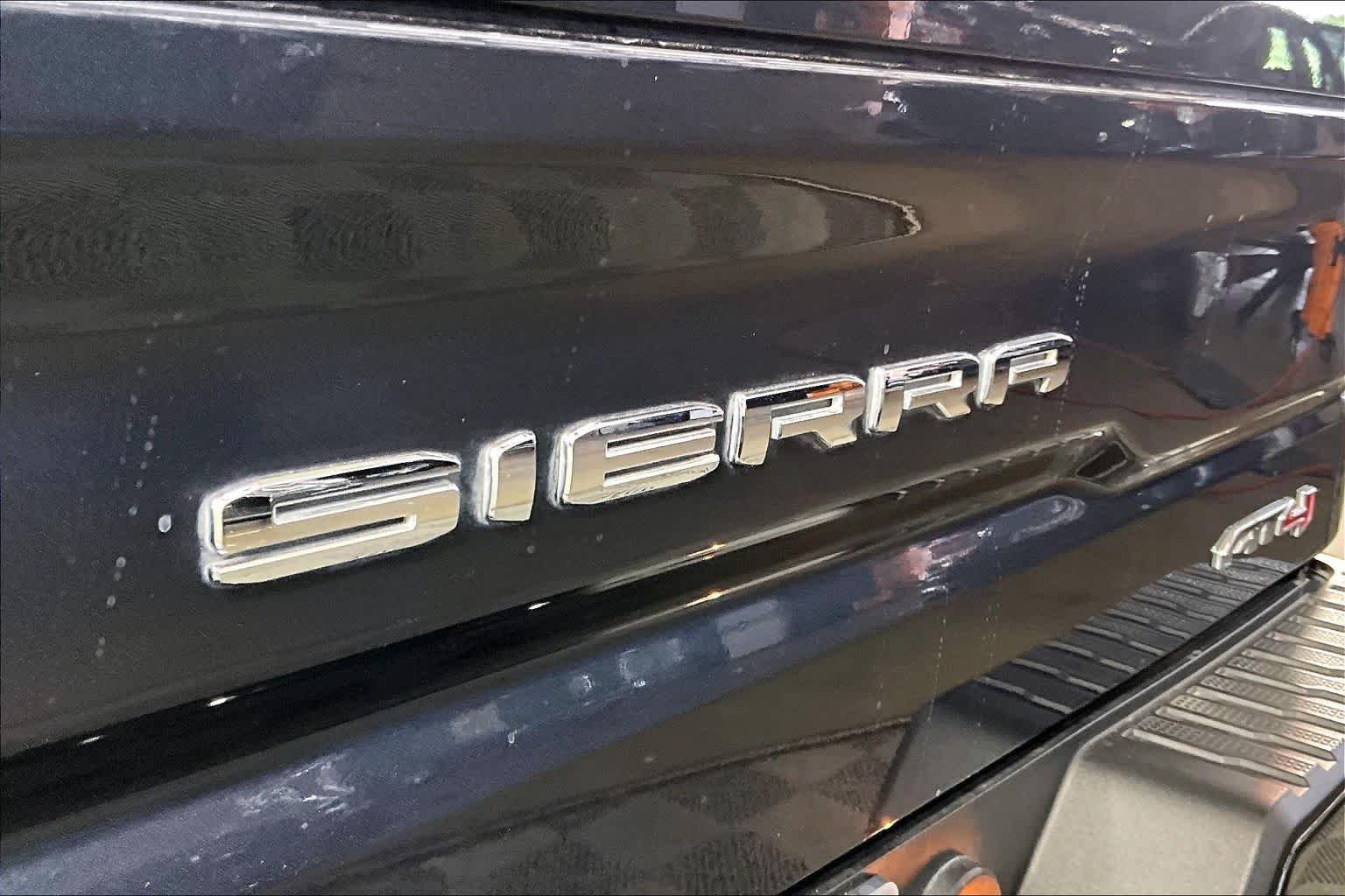 Used 2021 DARK SKY METALLIC GMC AT4 image 30