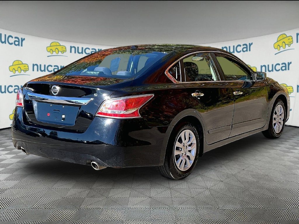 Used 2015 Black Nissan 2.5 S image 6