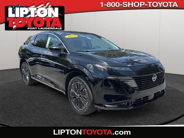 Used 2025 Super Black Nissan Platinum image 1