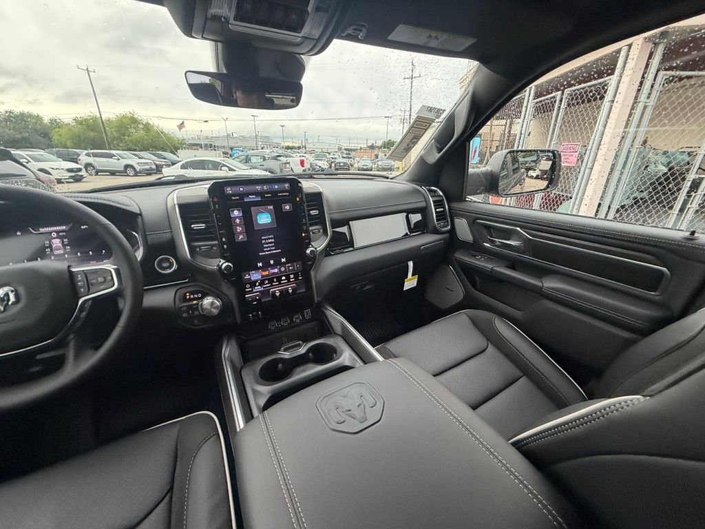 New 2026 Granite Crystal Metallic Clear-Coat Exterior Paint RAM Laramie image 15