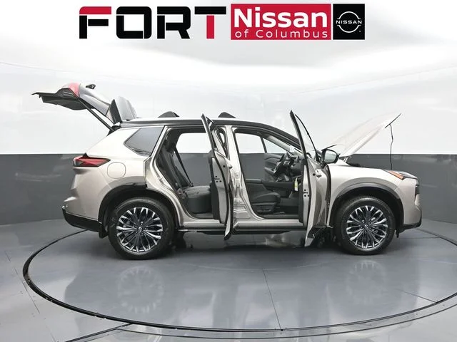 New 2026 Champagne Silver Metallic / Super Black Two-tone Nissan Platinum image 8