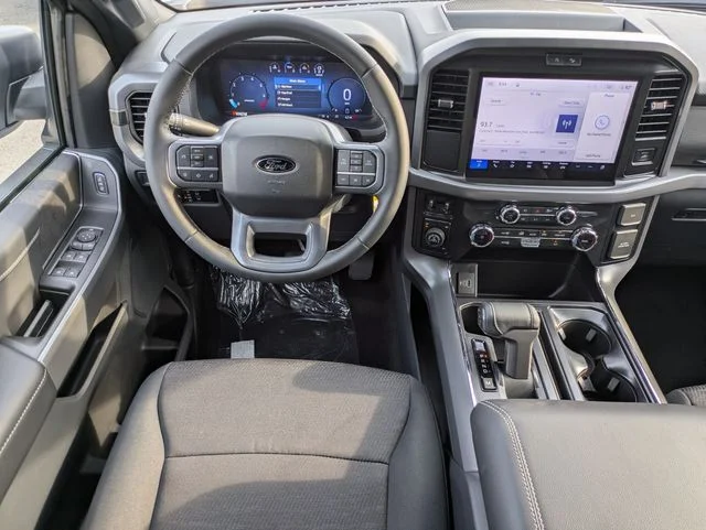 New 2026 Oxford White Ford XLT image 16