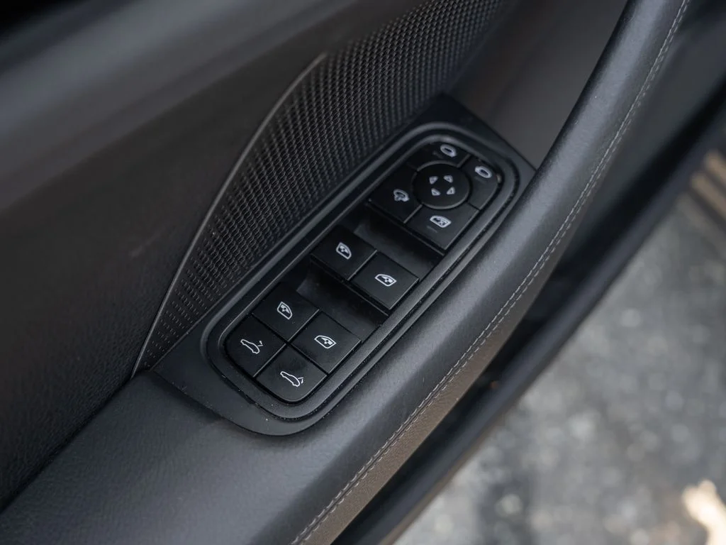 Used 2025 Green Porsche 4 image 16