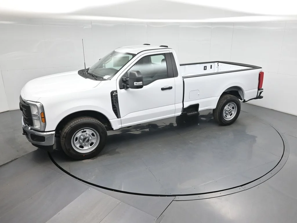 New 2026 Oxford White Ford XL image 34