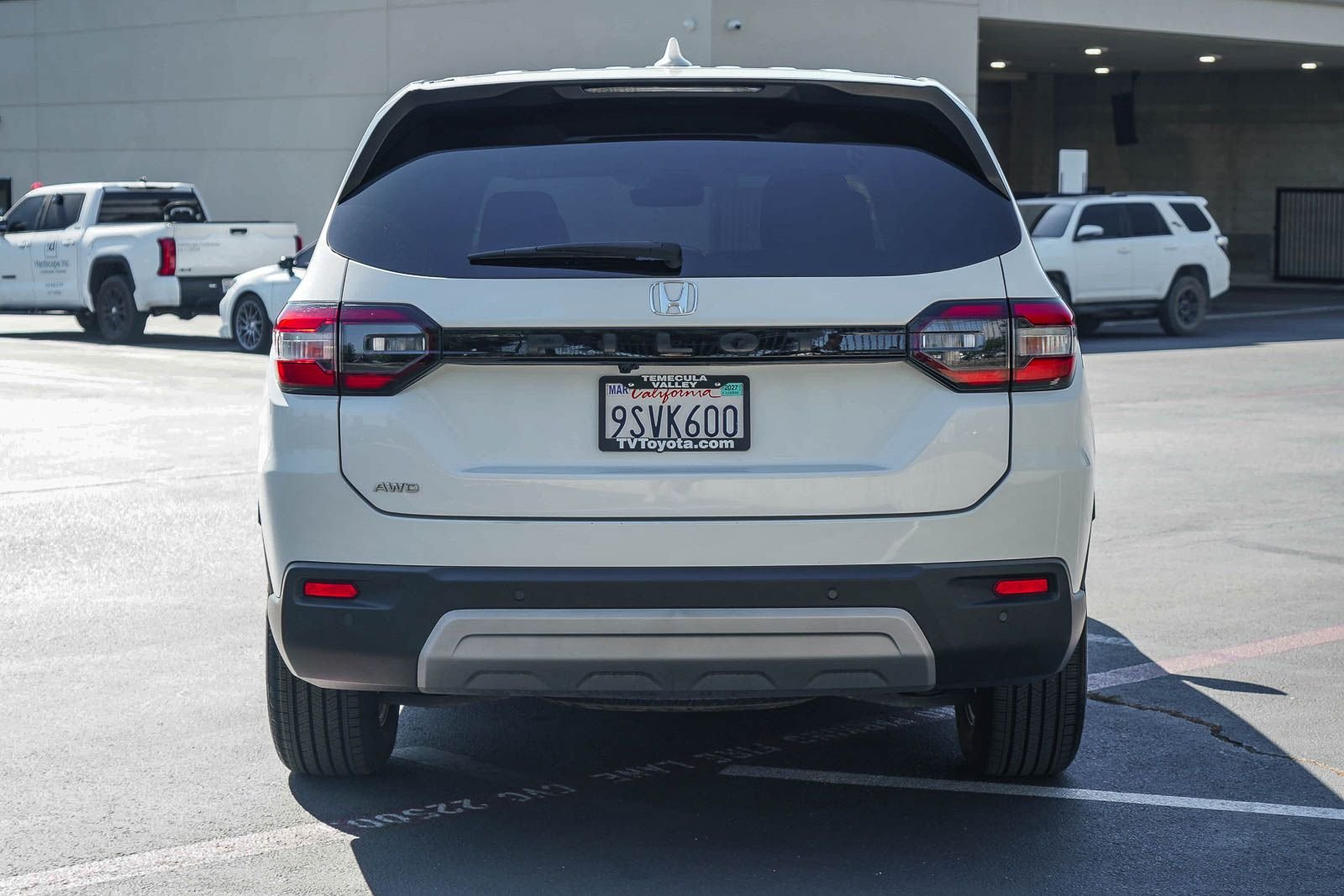 Used 2025 Platinum White Pearl Honda EX-L image 6