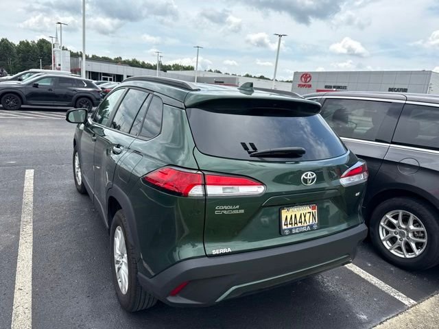 Used 2023  Toyota LE image 9