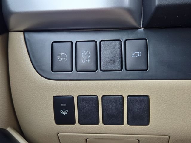 Used 2019 Blizzard Pearl Toyota XLE image 10