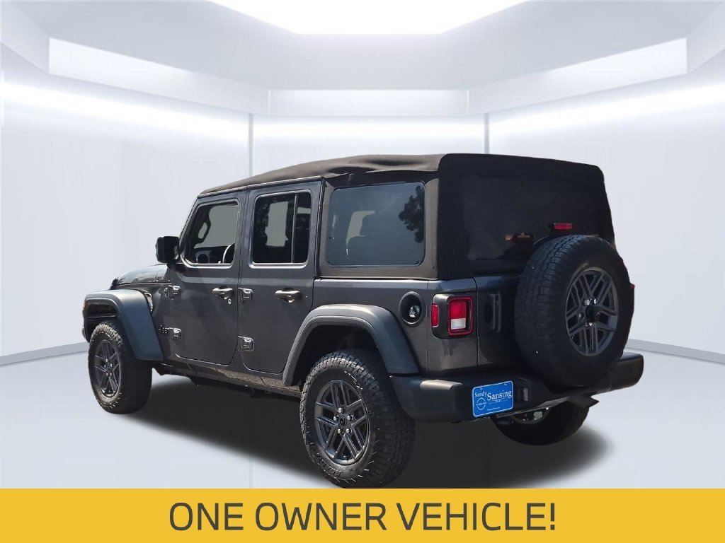 Used 2024 Gray Jeep Sport S image 4