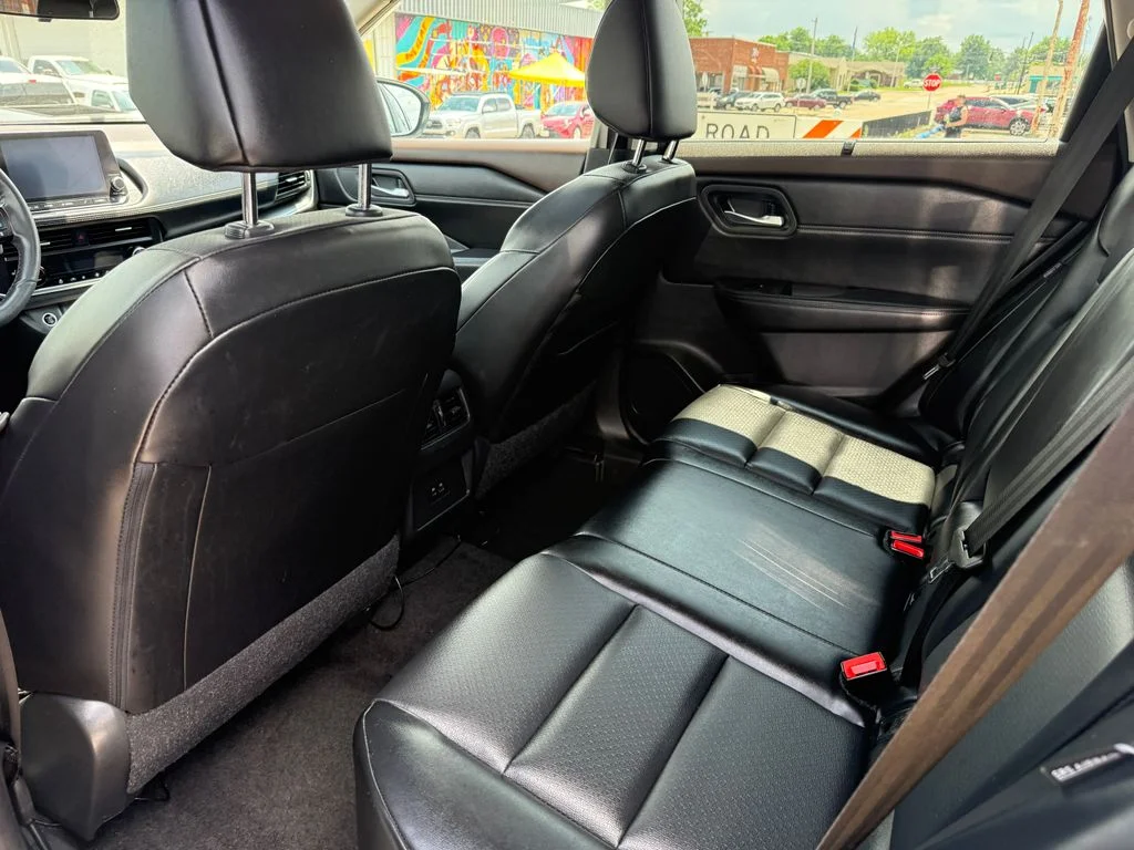 Used 2023 White Nissan SV image 22