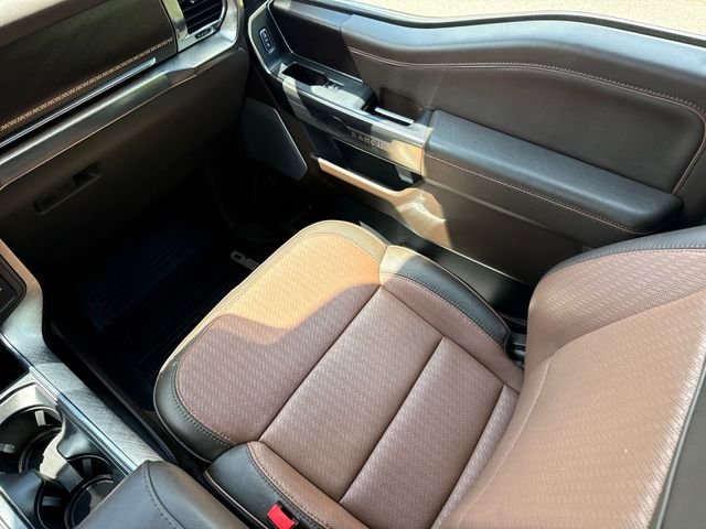 Used 2021  Ford King Ranch image 16