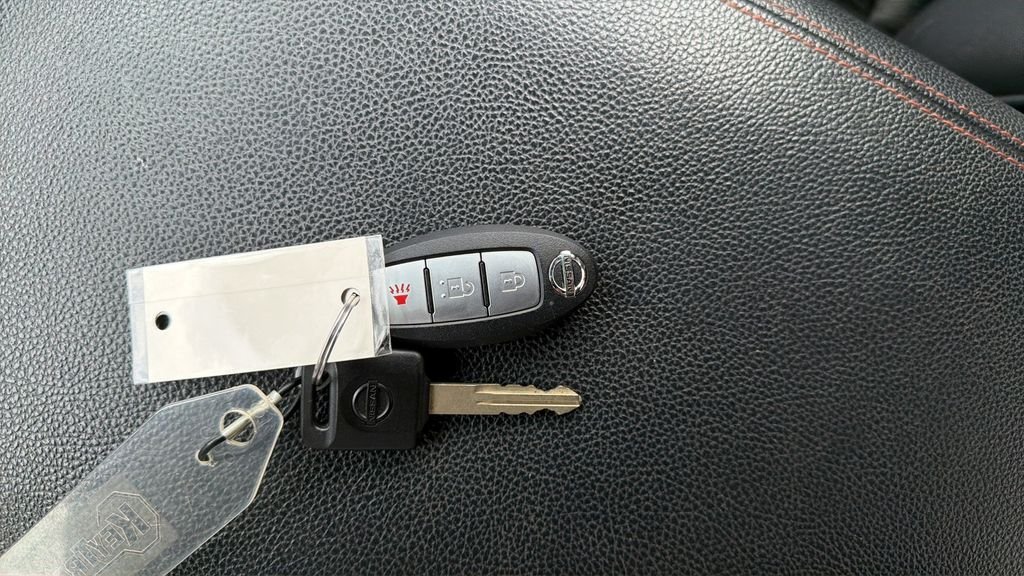 Used 2021 Red Nissan PRO-4X image 26