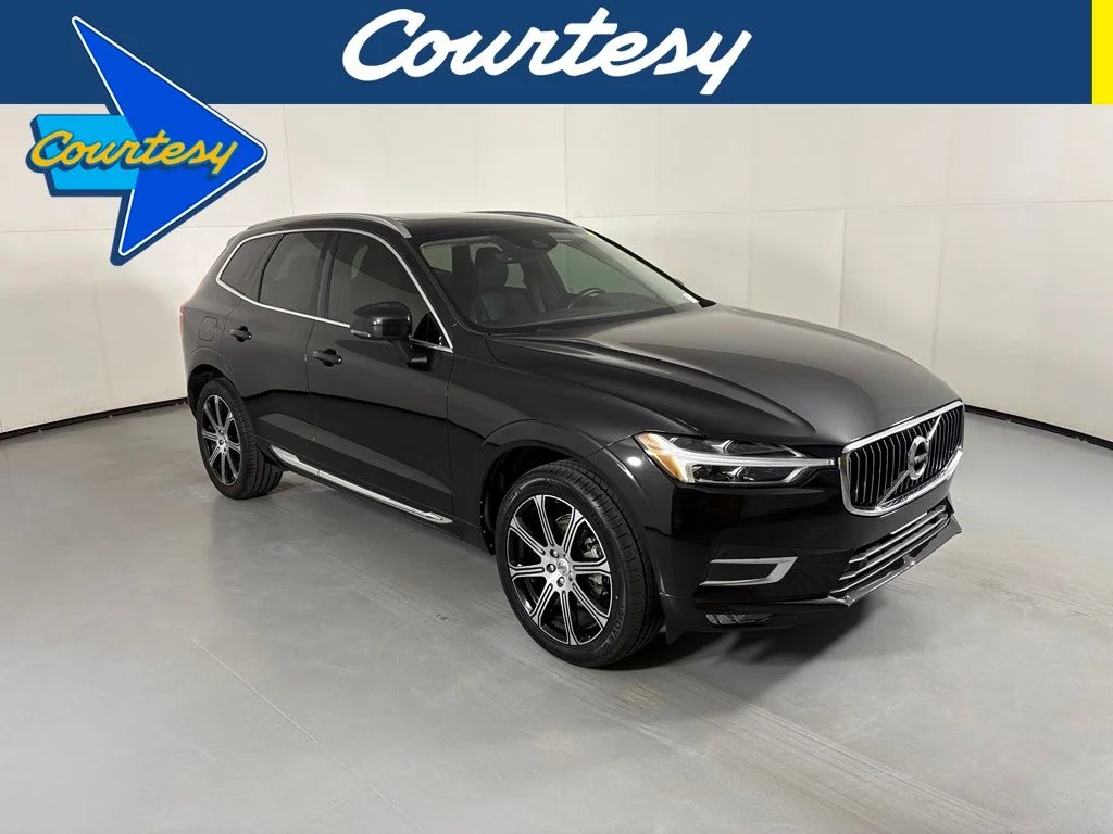 Used 2020 Onyx Black Metallic Volvo T5 Inscription image 1