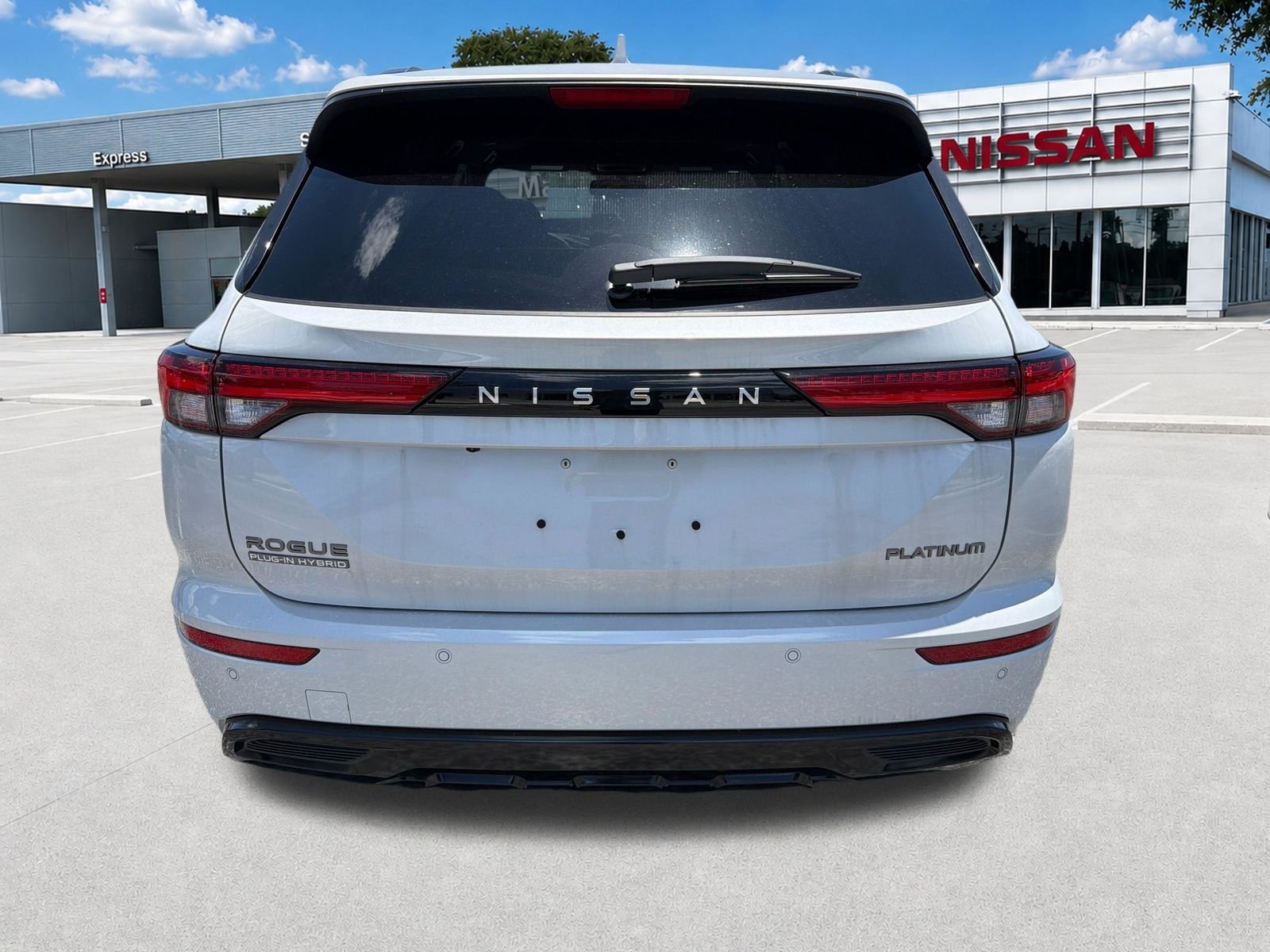 New 2026 White Nissan Platinum image 5